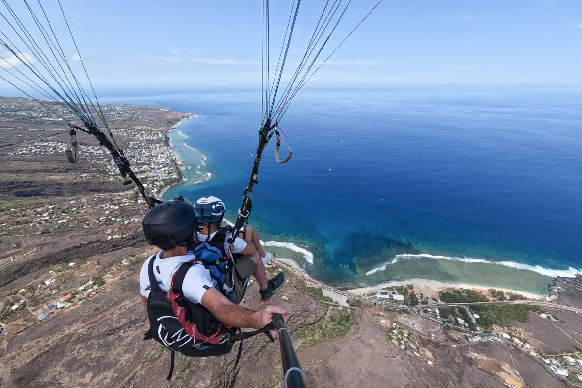 Photo souvenir dans un parapente à La Réunion